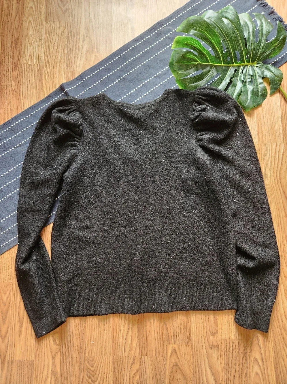 Lilly Pulitzer Navita Seqiun V Neck Sweater Metallic Black Size L/XL